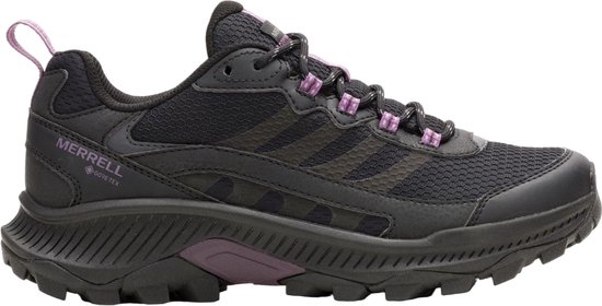 Zwarte Merrell wandelschoen met paarse veteroogjes en lipje, 'Merrell Gore-Tex' op de zijkant
