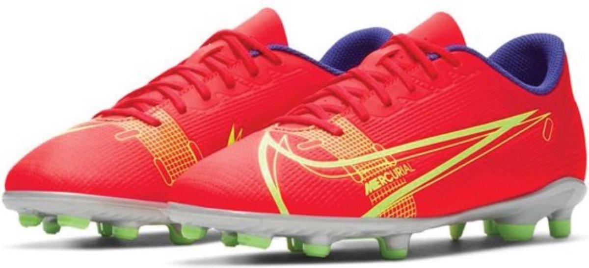 Nike Mercurial Vapor 14 Club FG/MG voetbalschoenen in rood en geel, maat 37.5, unisex, met groene noppen.