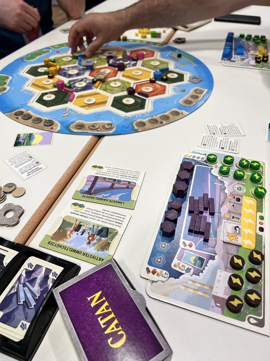 999 Games - CATAN - Nieuwe Energie - Bordspel - Gezelschapsspel - Inclusief houten speelstukken - Familiespel - Duurzaam spel — afbeelding 11