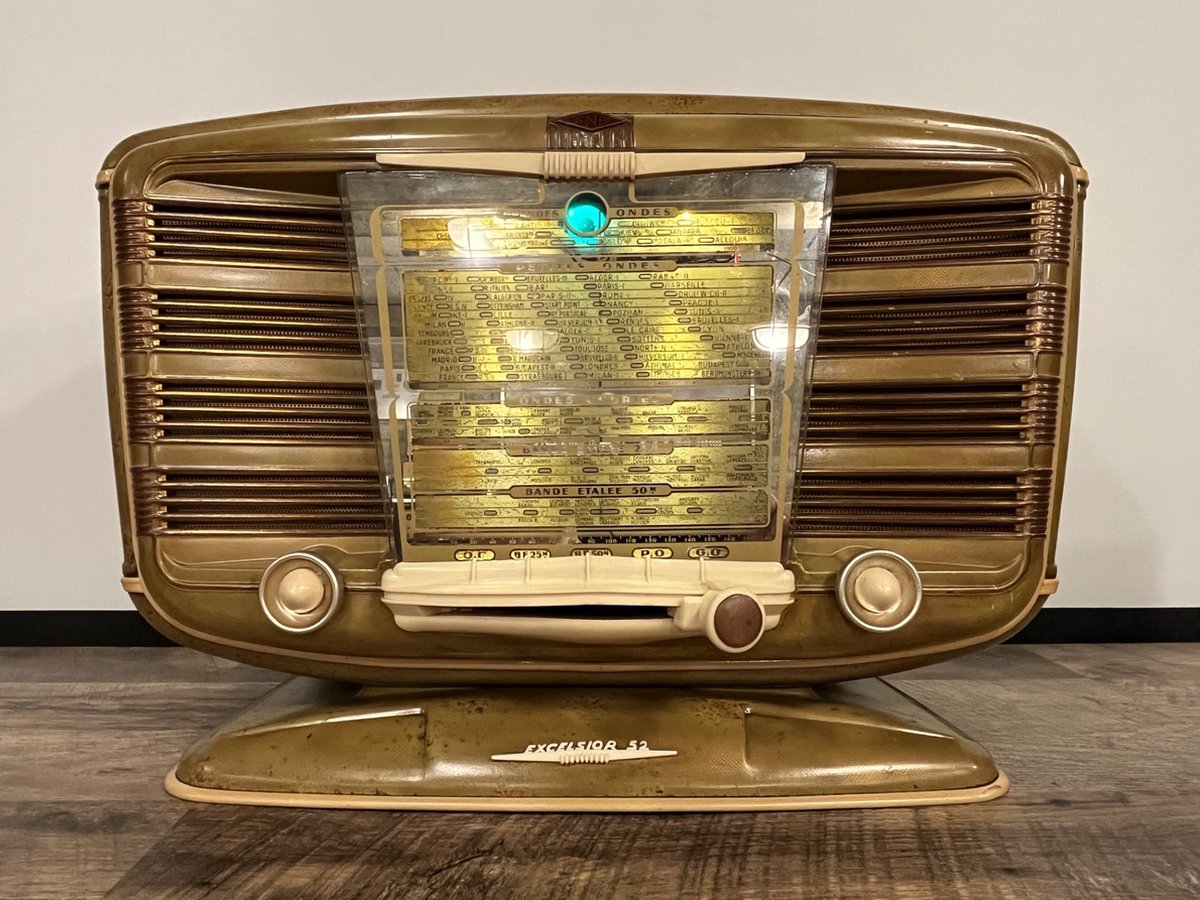 xvaudio vintage Bluetooth radio (1)
