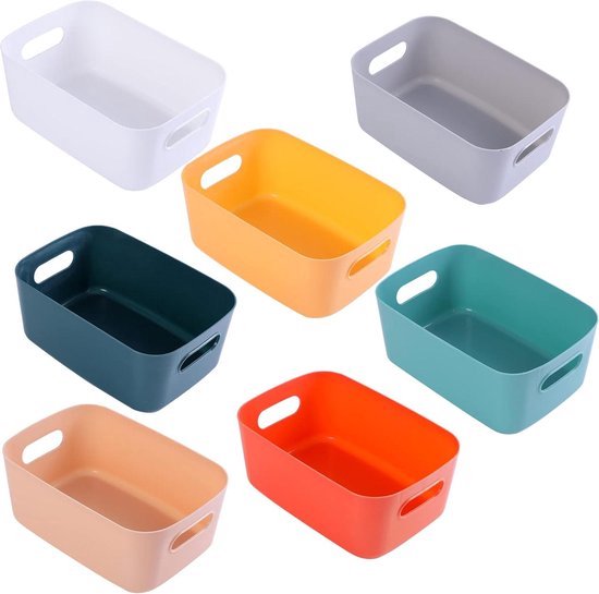 Een Eigentijdse Keuken Met Strakke Kasten Zonder Handgrepen Met Zwarte Randen En Zwart Glazen Apparaten De Keuken Is Voorzien Van Een Stijlvol Marmeren Kookeiland En Werkbladen 410516 88906 Een Eigentijdse Keuken Met Strakke Kasten Zonder Handgrepen Met Zwarte Randen En Zwart Glazen Apparaten De Keuken Is Voorzien Van Een Stijlvol Marmeren Kookeiland En Werkbladen 410516 88906