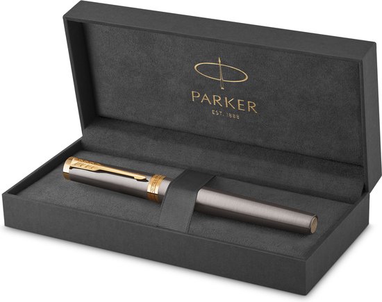 Stylo plume Parker Ingenuity | peinture grise avec détails dorés | plume moyenne en acier inoxydable avec revêtement PVD doré | Recharges d'encre noire et bleue | emballage cadeau