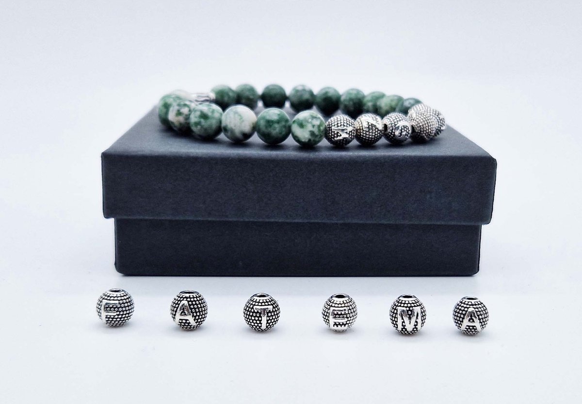 Handgemaakte Natuurstenen armband met metaal naam "Qinghai hade" - Met je naam of de naam van uw geliefde- 8 mm diameter van de korrel- Diameter armband 20 cm - Een mooi cadeau voor familie en vrienden