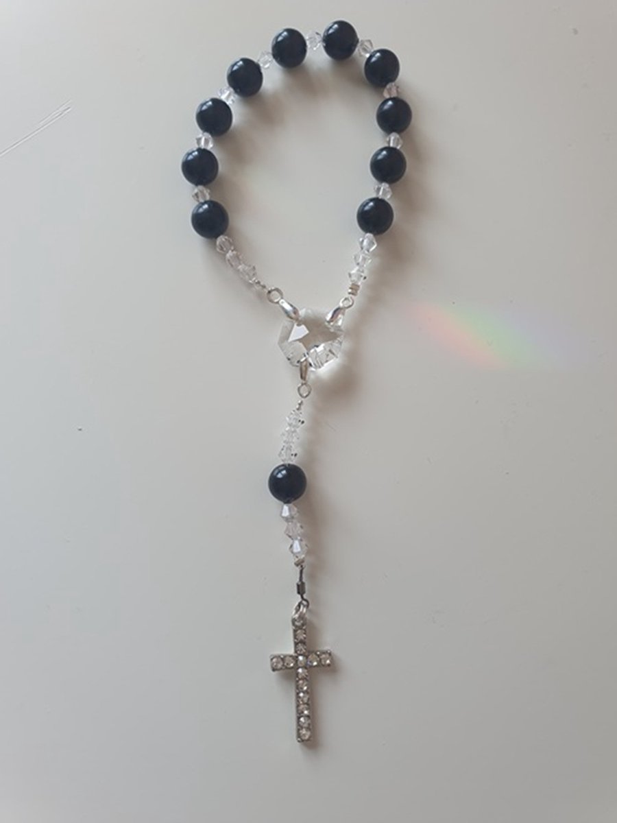 Rozenkrans - Tientje - Paternoster, gemaakt met Zwarte Agaat halfedelsteen kralen en o.a. kristallen van Swarovski (gebedssnoer, kerst, eerste communie, geloof, ketting, Hanger, kruisteken, kruis, meditatie, mediteren, gebed, spiritueel