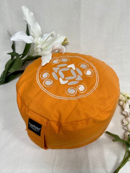 YogaStyles meditatiekussen - rond design oranje - met bolletjes van YogaStyles — afbeelding 3