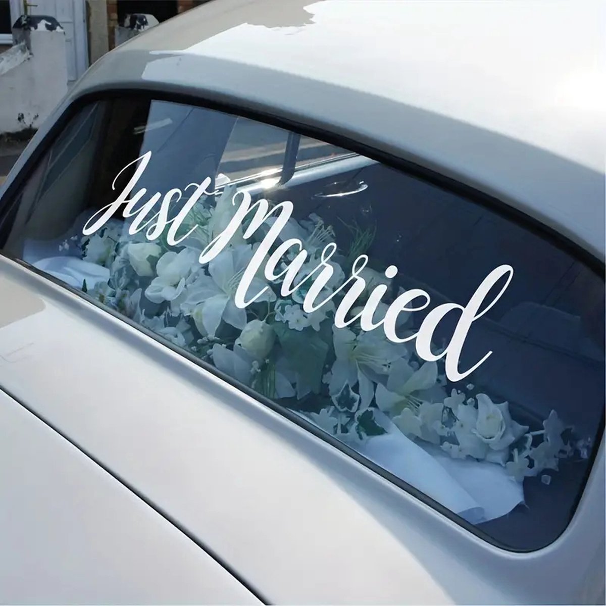 Muursticker Just Married - Getrouwd - Bruiloft - Huwelijk - Muur Sticker / Raamsticker – Handgeschilderd | Decor - Poster | Verwijderbaar – Zelfklevend plakfolie | DH Collection