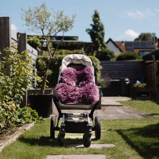 WOOOL Schapenvacht 2-in-1 Kinderwagen Buggy - WOOLA (Paars) - Inleg & Opleg - 100% Echte Schapenvacht - Klassieke Wol - Veilig, ECO & Duurzaam van WOOOL — afbeelding 4