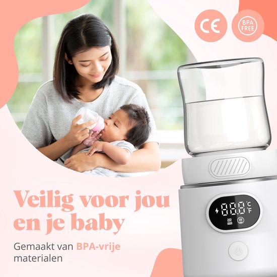 Moeder met baby op schoot, geeft flesje melk. Naast een witte flesverwarmer. Logos CE en BPA-vrij. "Veilig voor jou en je baby. Gemaakt van BPA-vrije materialen".