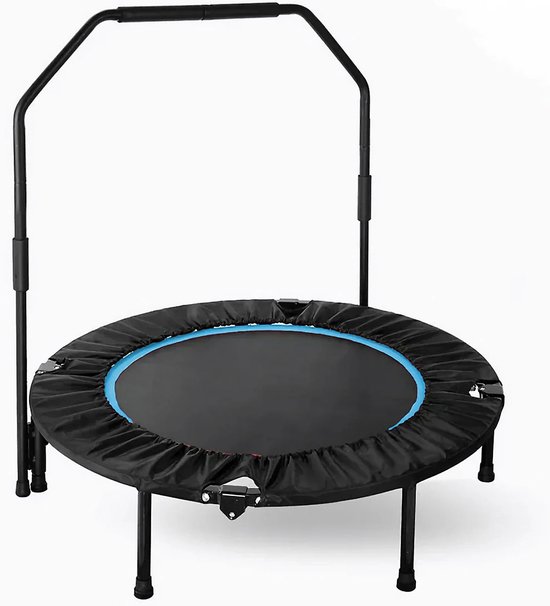 Zwarte trampoline met blauwe rand en handvat.