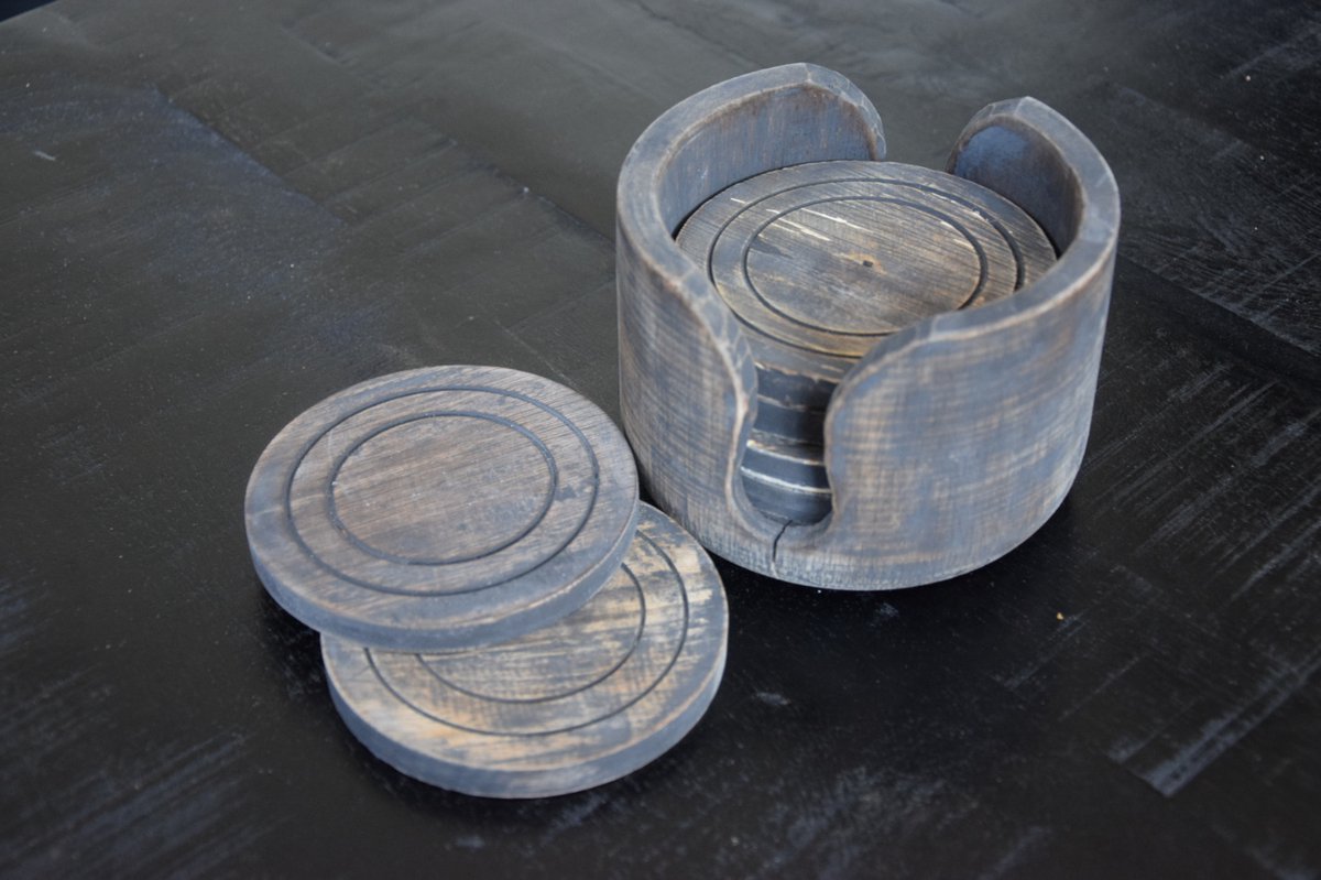Houten onderzetters in houder