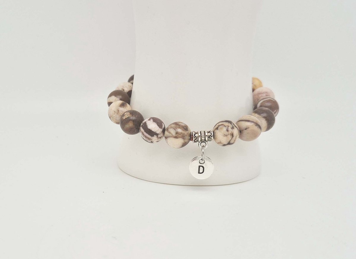 Handgemaakte natuursteen armband met hanger "Letters in cirkel" " Australia zebra jasper" -8 mm diameter van de korrel- Diameter armband 20 cm - Kies je favoriete letters- Een mooi cadeau voor familie en vrienden
