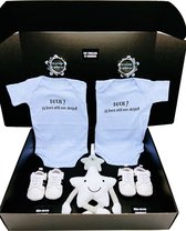 Kraamcadeau tweeling- romper - babysneakers - muziekmobiel - Rechtstreeks sturen als cadeau ook mogelijk