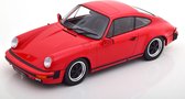 Het 1:18 Diecast model van de Porsche 911SC Coupe van 1983 in Red. De fabrikant van het schaalmodel is KK Models.This model is alleen online beschikbaar