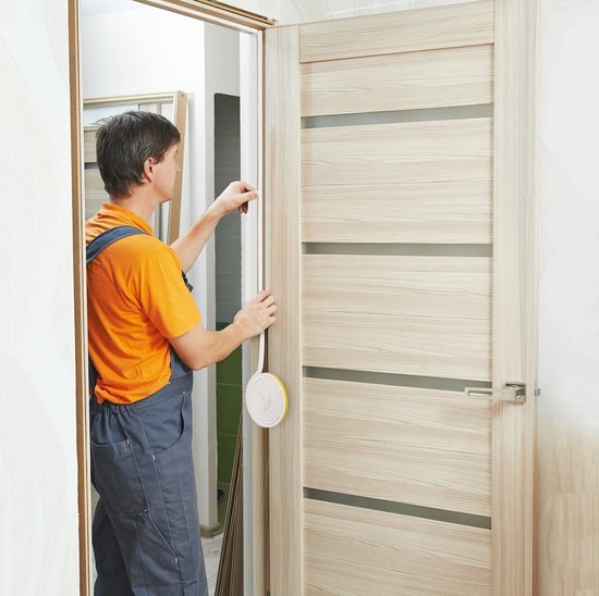 Coupe-vent 12 mètres - Auto-adhésif - Économie d'énergie - Pour Fenêtres et Portes - Calfeutrage en E Coupe-vent - Coupe-vent - Pare-vent - Mousse de haute qualité - Rendez votre maison plus durable - 4 x 9 mm