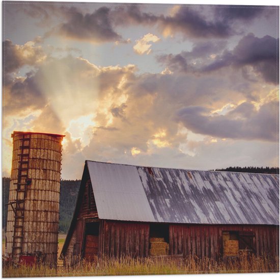 WallClassics - Drapeau - Grange Verotte - 50x50 cm Photo sur Drapeau Polyester