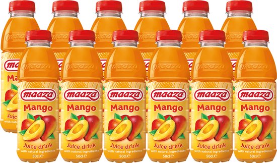 Maaza Mango sap, verpakt in 12 doorzichtige flessen met rode doppen. Elke fles heeft een etiket met de merknaam, 'Mango', en afbeeldingen van hele en gesneden mango's.