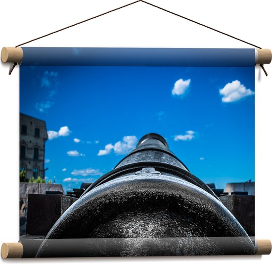 WallClassics - Textielposter - Close up van Kanon bij Schapenwolken - 40x30 cm Foto op Textiel