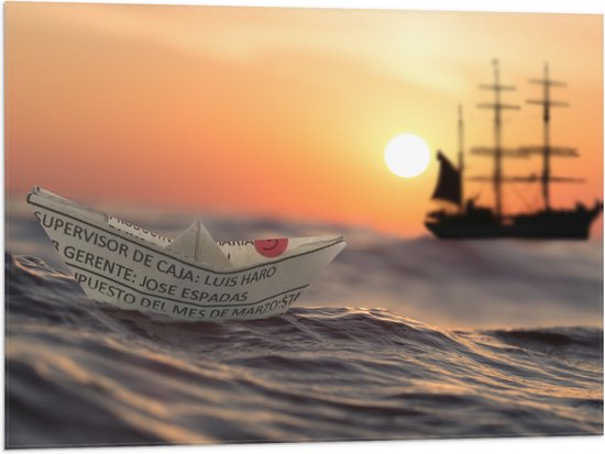 WallClassics - Vlag - Papieren Bootje op Zee met Groot Schip en Zon - 80x60 cm Foto op Polyester Vlag