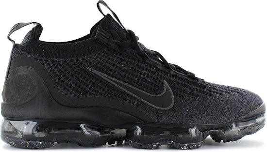 Nike triple black vapormax flyknit best sale