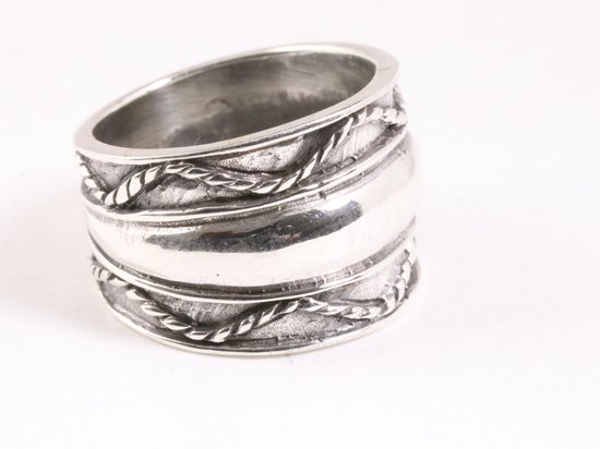 Brede hoogglans zilveren ring met kabelpatronen - maat 17.5