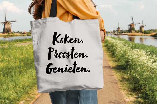 MuchoWow® Schoudertas - Strandtas - Big Shopper - Boodschappentas - Koken. proosten. genieten. - Quote - Taupe - 45x45 cm - Katoenen tas