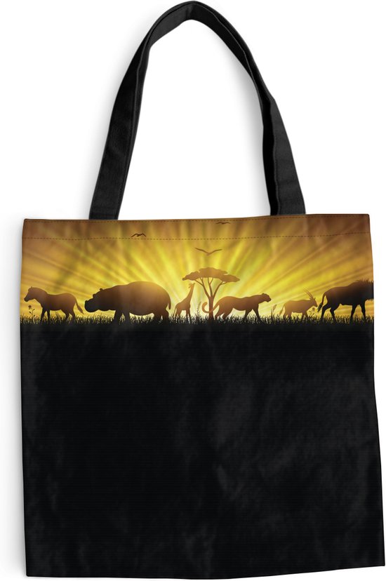 MuchoWow® Schoudertas - Strandtas - Big Shopper - Boodschappentas - Een illustratie van een zonsopgang bij een Afrikaans landschap - 45x45 cm - Katoenen tas