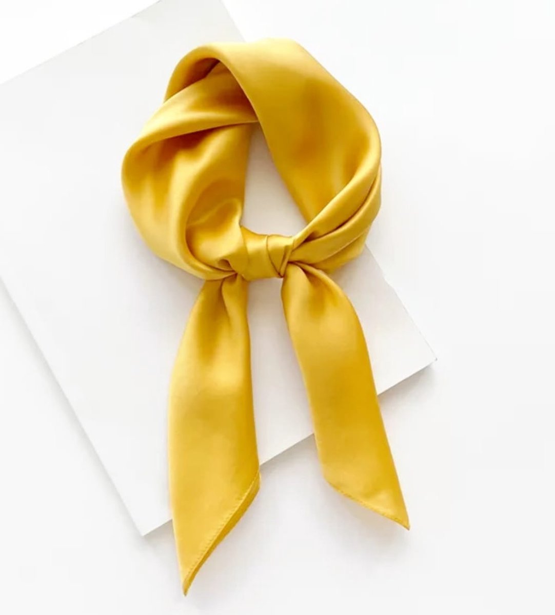 Dames sjaaltje satijn- geel 70x70 cm   Vierkante Sjaal voor Vrouwen   Neksjaal   Klein Sjaaltje   Dames Halsdoek   Valentijns cadeau vrouwen   Moederdag Cadeau  Stewardess Sjaaltje