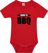 Born to BBQ tekst baby rompertje rood jongens en meisjes - Kraamcadeau barbecue liefhebber 80