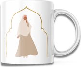 Akyol - Mok - Beker - Islamitisch - Hijaab - Meisje - Vrouw - Zuster - Cadeau - Geschenk - Donkere beige - 350 ML inhoud