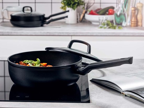 Casserole en Ceramic à induction BK Easy avec couvercle - Ø28cm/4,6L - sans PFAS