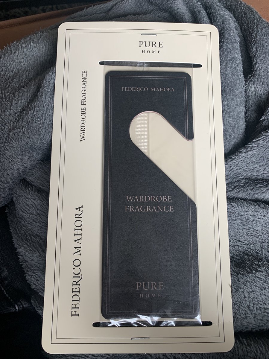 Wardrobe fragrance 900