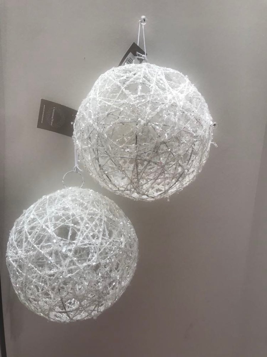 Set van 2 grote kerstballen 15cm Breanna ornamenten met witte glitters