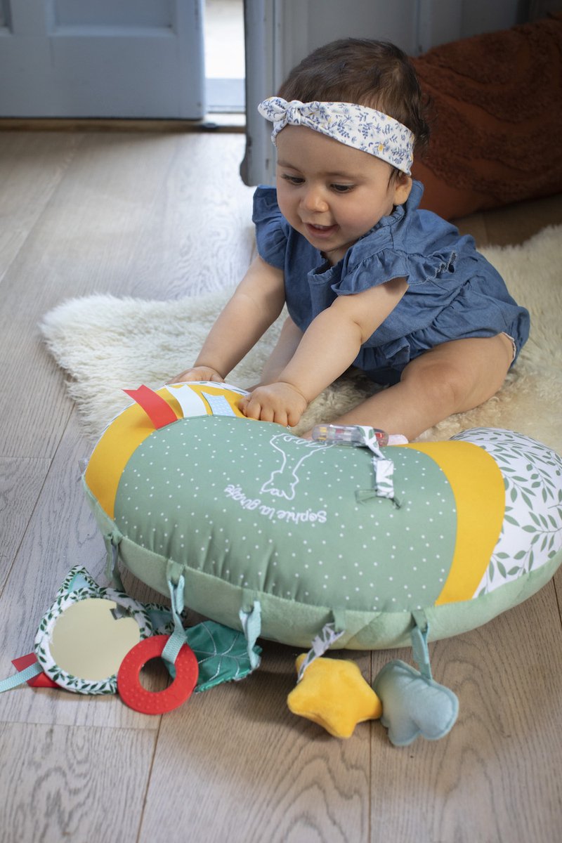 Sophie de giraf Cosy Play Speelkussen - Tummy time - Activiteitenkussen - Baby speelgoed - Kraamcadeau - Babyshower cadeau - Vanaf 0 maanden - 45 x 13 x 35 cm - Groen/Geel/Wit — afbeelding 16