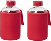 2x Stuks glazen waterfles/drinkfles met rode softshell bescherm hoes 600 ml - Sportfles - Bidon