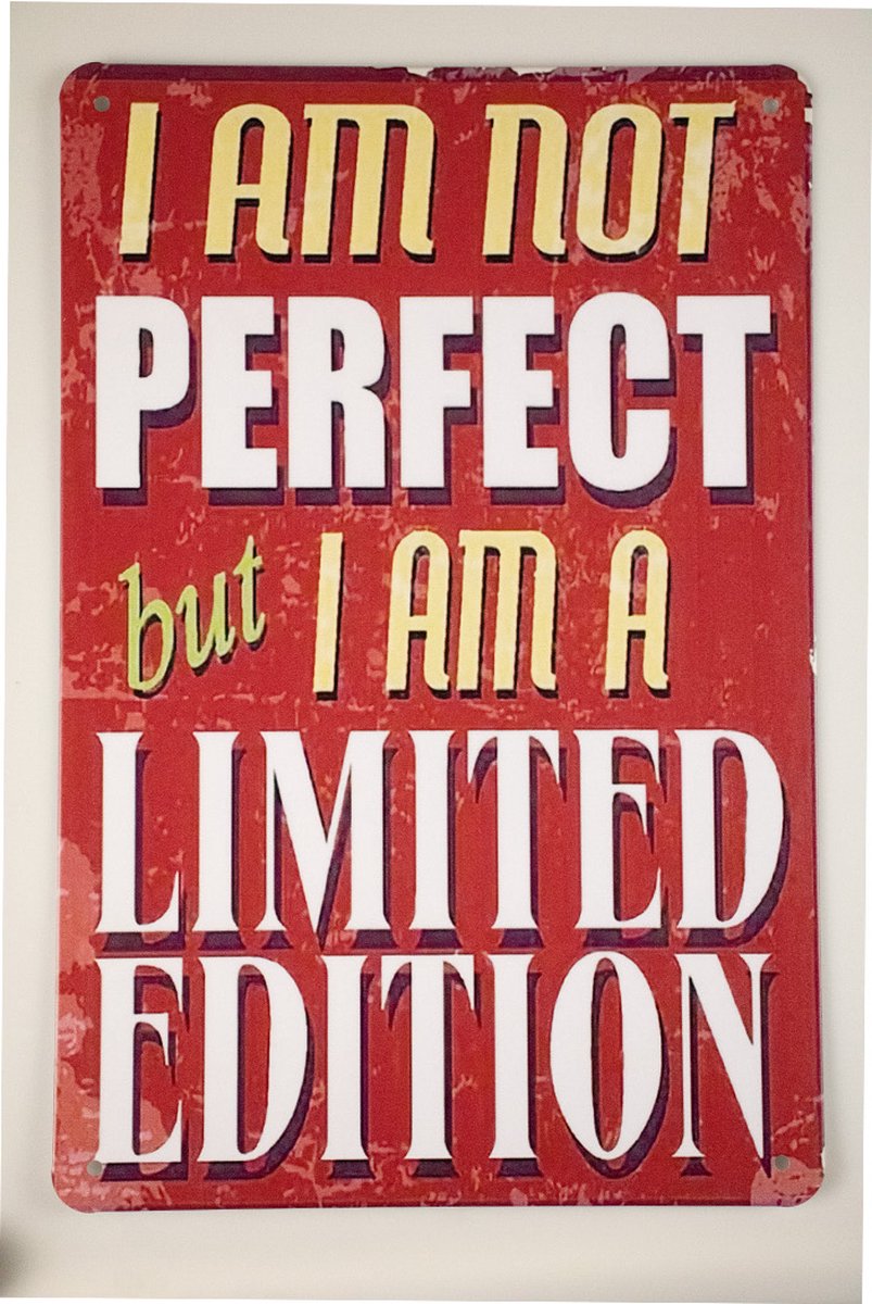 Wandbord - Not perfect - Metalen wandbord - Mancave - Mancave decoratie - Bar decoratie - Tekst bord - 20 x 30cm - Metalen decoratie - Metal sign - UV bestendig - Wandborden - Eco vriendelijk - Cave