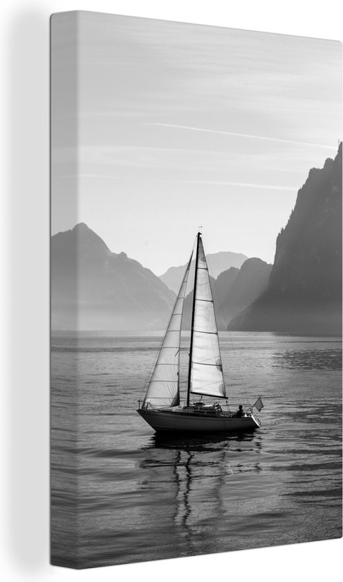 Tableau sur toile Voilier sur les eaux calmes du lac des Quatre-Cantons en Suisse - noir et blanc - 20x30 cm - Décoration murale