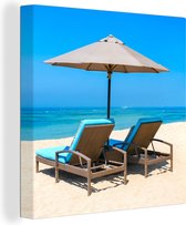 Canvas Schilderij Strandstoel - Parasol - Zomer - Zee - 50x50 cm - Wanddecoratie