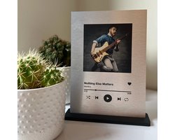 SpotiFrame - Spotify RVS plaat inclusief standaard - 30x20cm - Gepersonaliseerd met foto en tekst