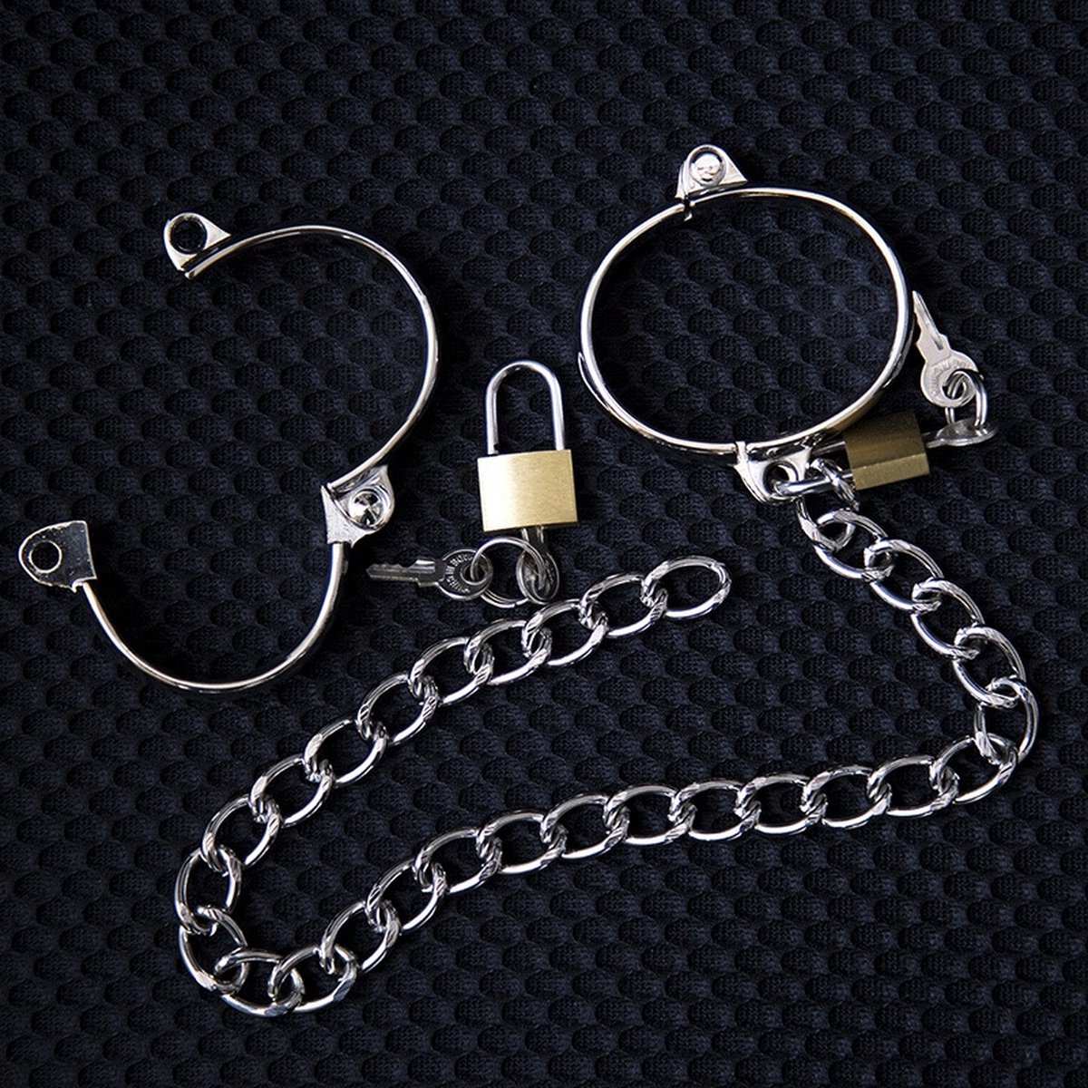 Goedkoopste Handboeien Seks - Seksspeeltje - Erotiek - Met Ketting - 7 x 5 cm