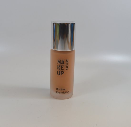 Make Up Factory Oil-free foundation #10 Soft Apricot | bol.com