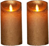 2x Gouden LED kaarsen / stompkaarsen 15 cm - Luxe kaarsen op batterijen met bewegende vlam