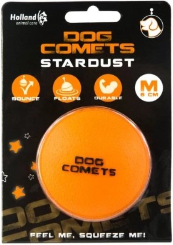 Een verpakking voor een oranje Dog Comets Stardust bal, maat M, 6 cm. Iconen voor stuiteren, drijven en duurzaamheid.