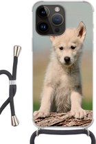 Geschikt voorApple Iphone 14 Pro - Crossbody Case - Wolf - Kind - Hout - Siliconen - Crossbody - Backcover met Koord - Telefoonhoesje met koord - Hoesje met touw