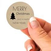 Kraft Stickers merry christmas | happy new year Ø 40mm - 48 stuks kerst sluitzegels nieuwjaar kerstmis cadeau sluitzegel cadeaupakketten | kerstboom | merry christmas | etiketten
