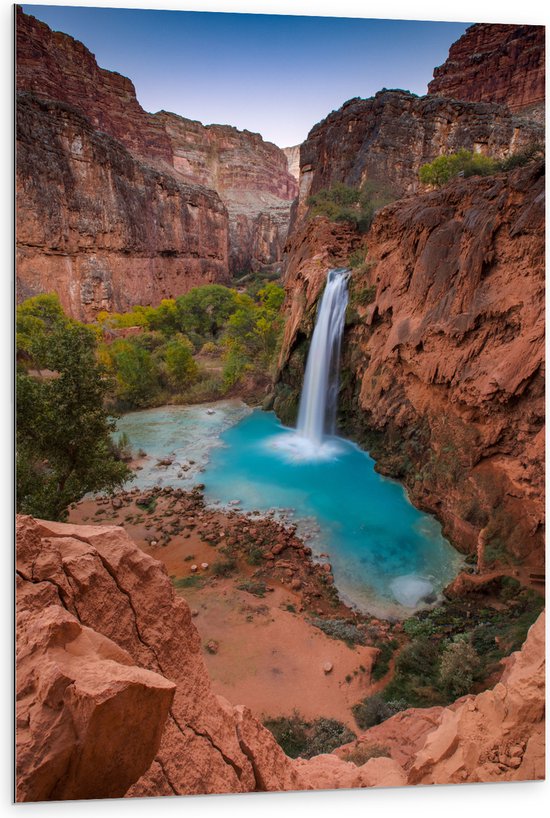 WallClassics - Dibond - Havasu Falls Waterval in de Grand Canyon - 80x120 cm Foto op Aluminium (Wanddecoratie van metaal)