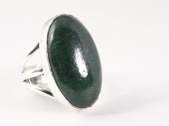Grote ovale zilveren ring met jade