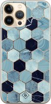 Casimoda® hoesje - Geschikt voor iPhone 13 Pro Max - Blue Cubes - Siliconen/TPU telefoonhoesje - Backcover - Marmer - Blauw