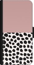 Casimoda® bookcase - Geschikt voor iPhone 12 - Hoesje met pasjeshouder - Stippen roze - Roze - Kunstleer