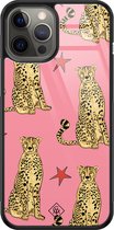 Casimoda® hoesje - Geschikt voor iPhone 12 Pro Max - The Pink Leopard - Luxe Hard Case Zwart - Backcover telefoonhoesje - Roze