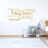 Muursticker Slaap Lekker In Diverse Talen - Goud - 120 x 46 cm - slaapkamer alle